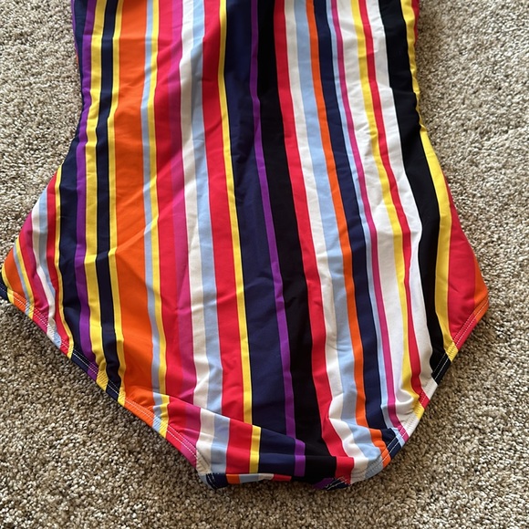 Hermoza size 8 swim suit - Picture 8 of 8